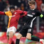 az-alkmaar-s-sven-mijnans-in-action-with-galatasaray-s-gabriel-sara